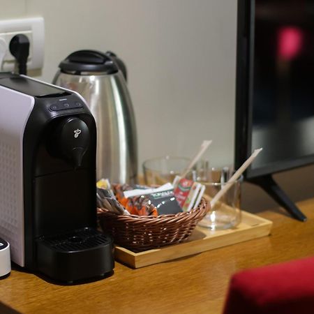 Opus Villa Синая Экстерьер фото A Nespresso coffee machine in a hotel room