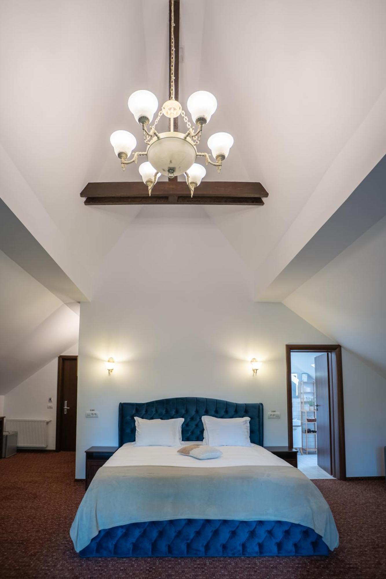 Opus Villa Синая Экстерьер фото A bedroom at the hotel